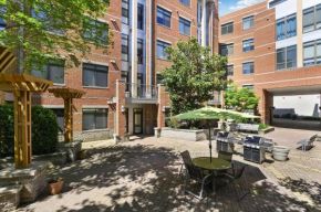 Stylish Classic Apt W All You Need
